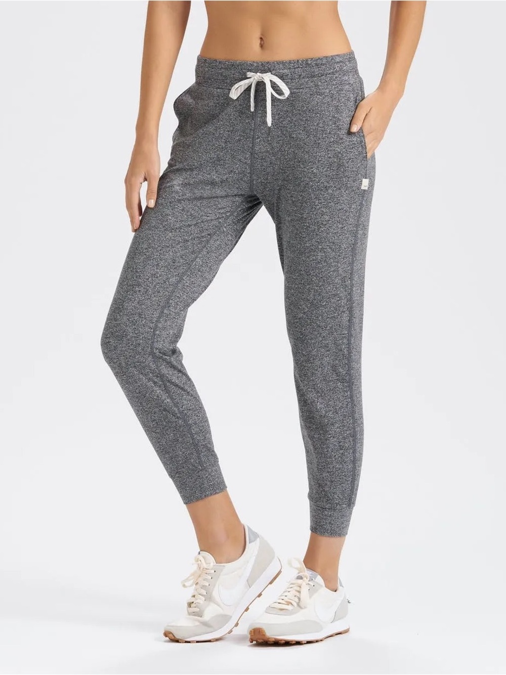 Vuori WOMEN'S PERFORMANCE JOGGER
Heathered Grey Large